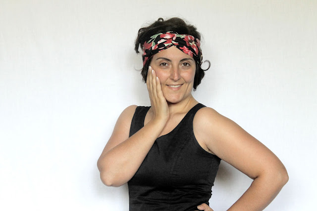 Curvy girl Little black dress A curvy outfit with a little black dress and a handmade turban headband