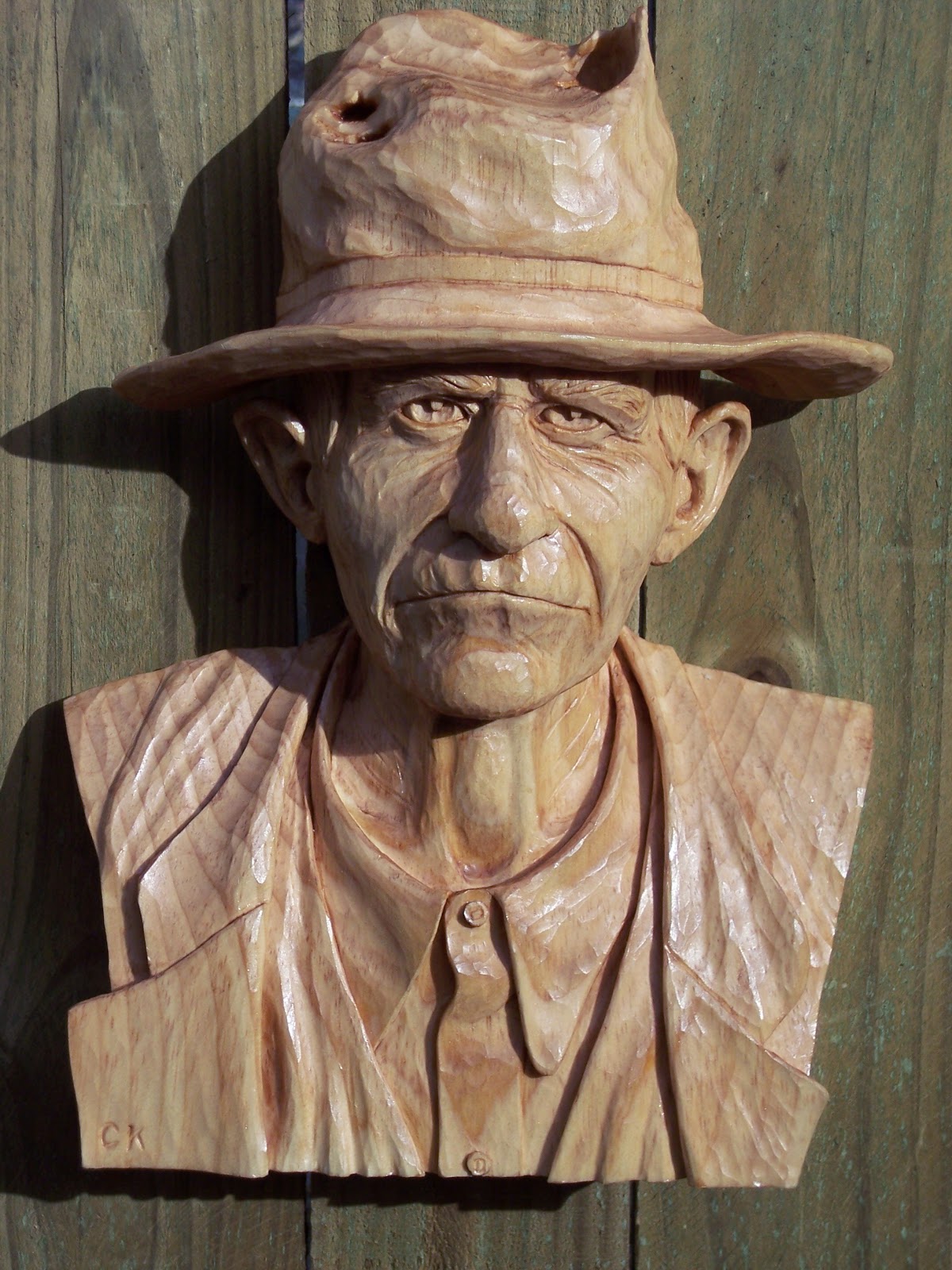 Fine Lines From Wax Sculpting to Bronze Casting