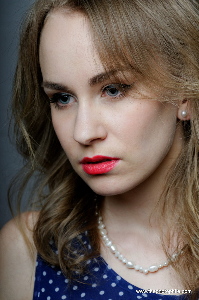 The Photophile Single Elinchrom Softbox Portrait