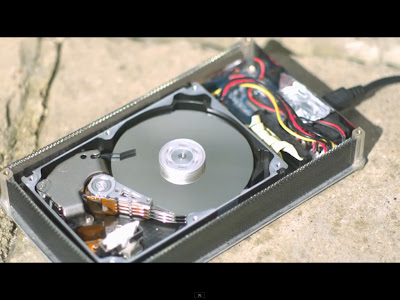 How a Hard Drive works in Slow Motion 