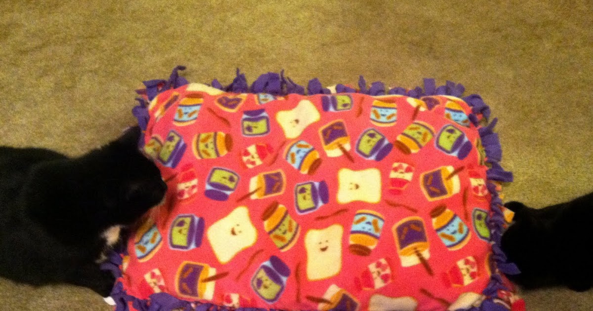 Catsparella Luna's Apawthecary Review & Halloween Cat Bed Giveaway!