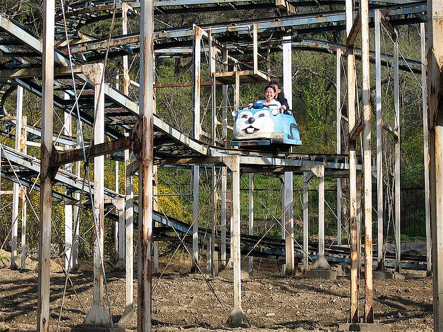 [Image: Mangyongdae-funfair-1.jpg]