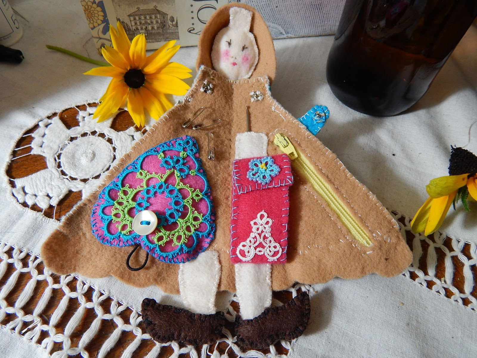 Carollyn's Tatting Blog Holly Hobby Tatting and Sewing kit!