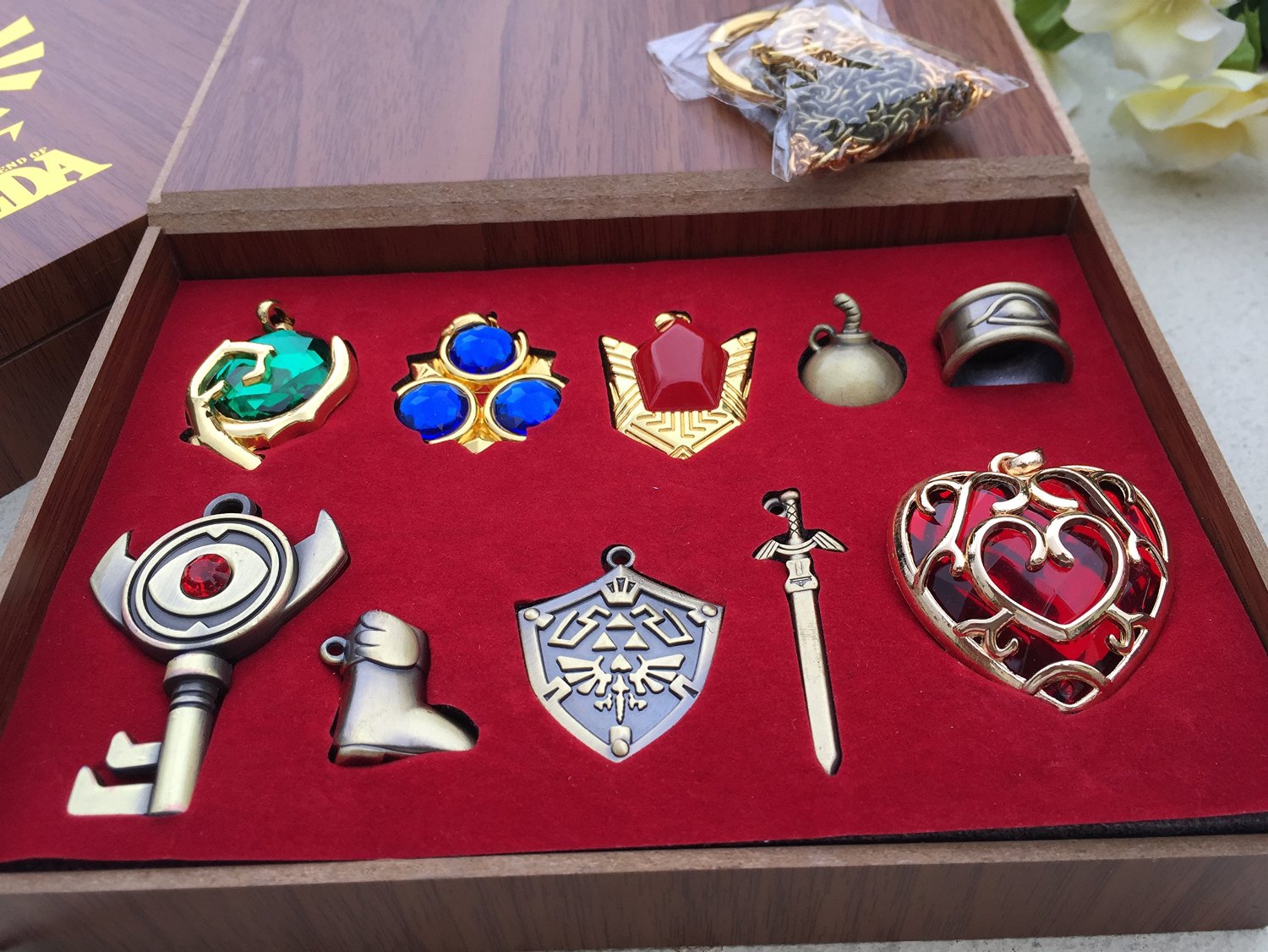 Legend of Zelda Jewelry Gift Box Set Necklace Keychain Cosplay Sword