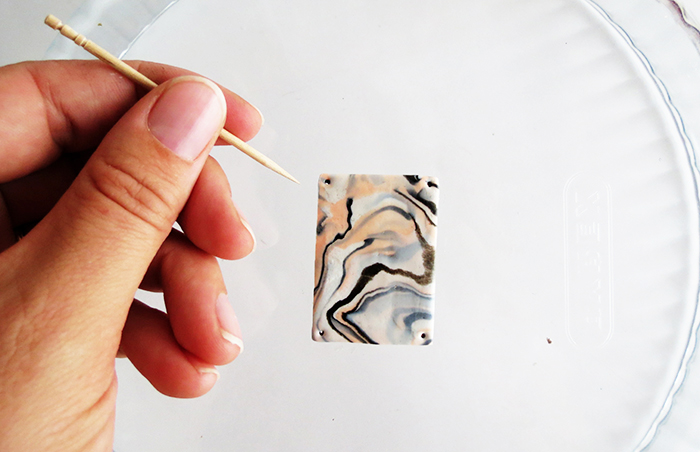 How to make marble jewelry with clay
