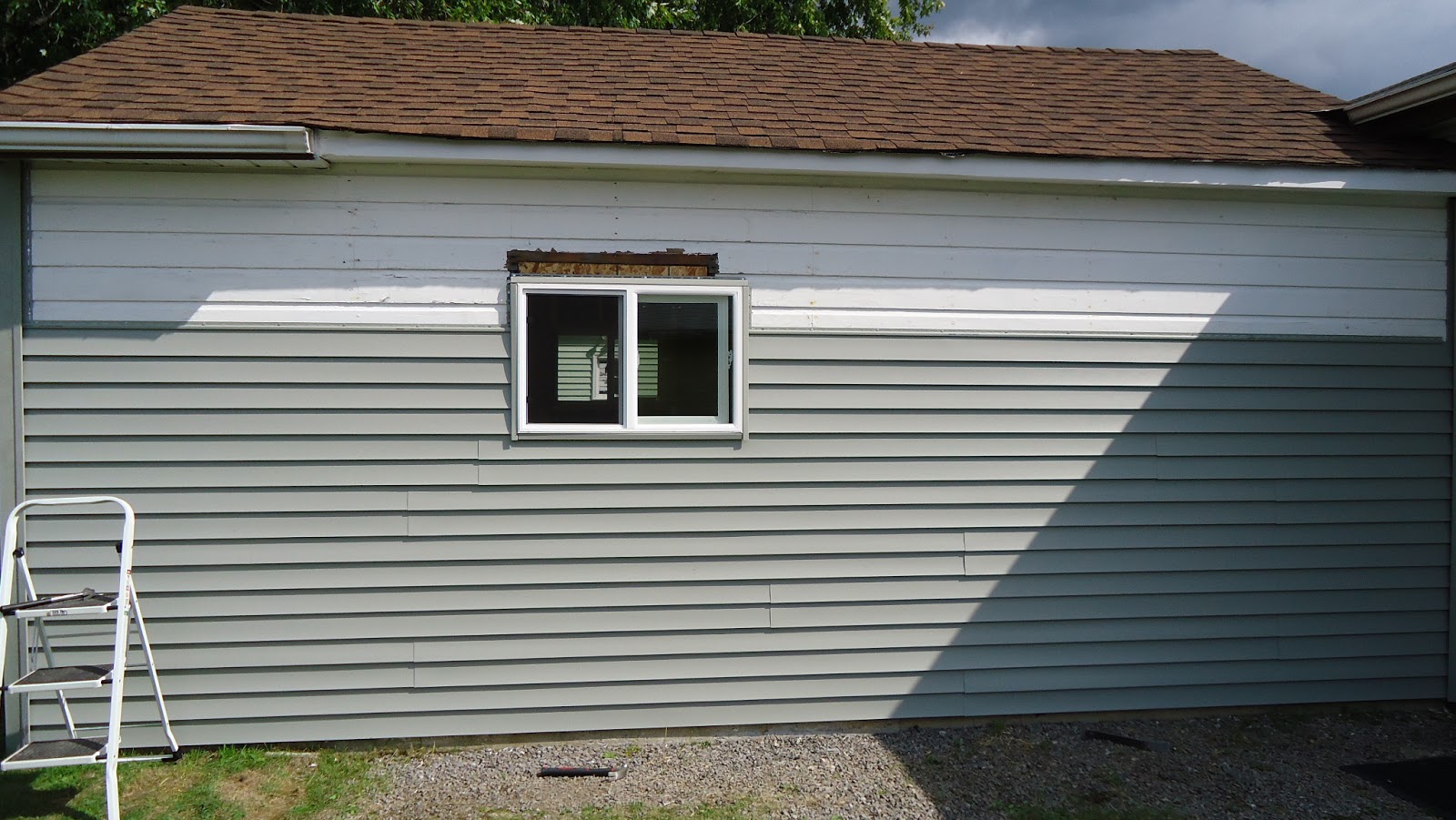 Homemade HomeWrecker Vinyl Siding for our Garage