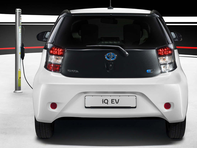 Toyota Iq Ev 2013 City Car Listrik Pesaing Smart Info