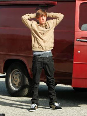 Justin Bieber Gets Gunned Down On CSI Justin Bieber Gets Gunned Down On CSI
