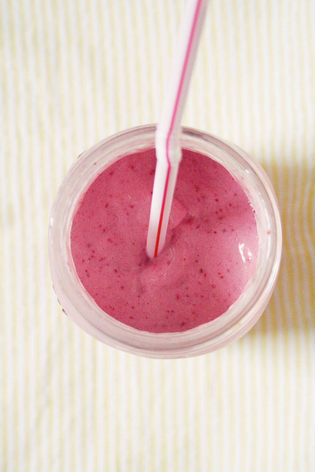 Buggie and Jellybean Individual Smoothies in Mason Jars.