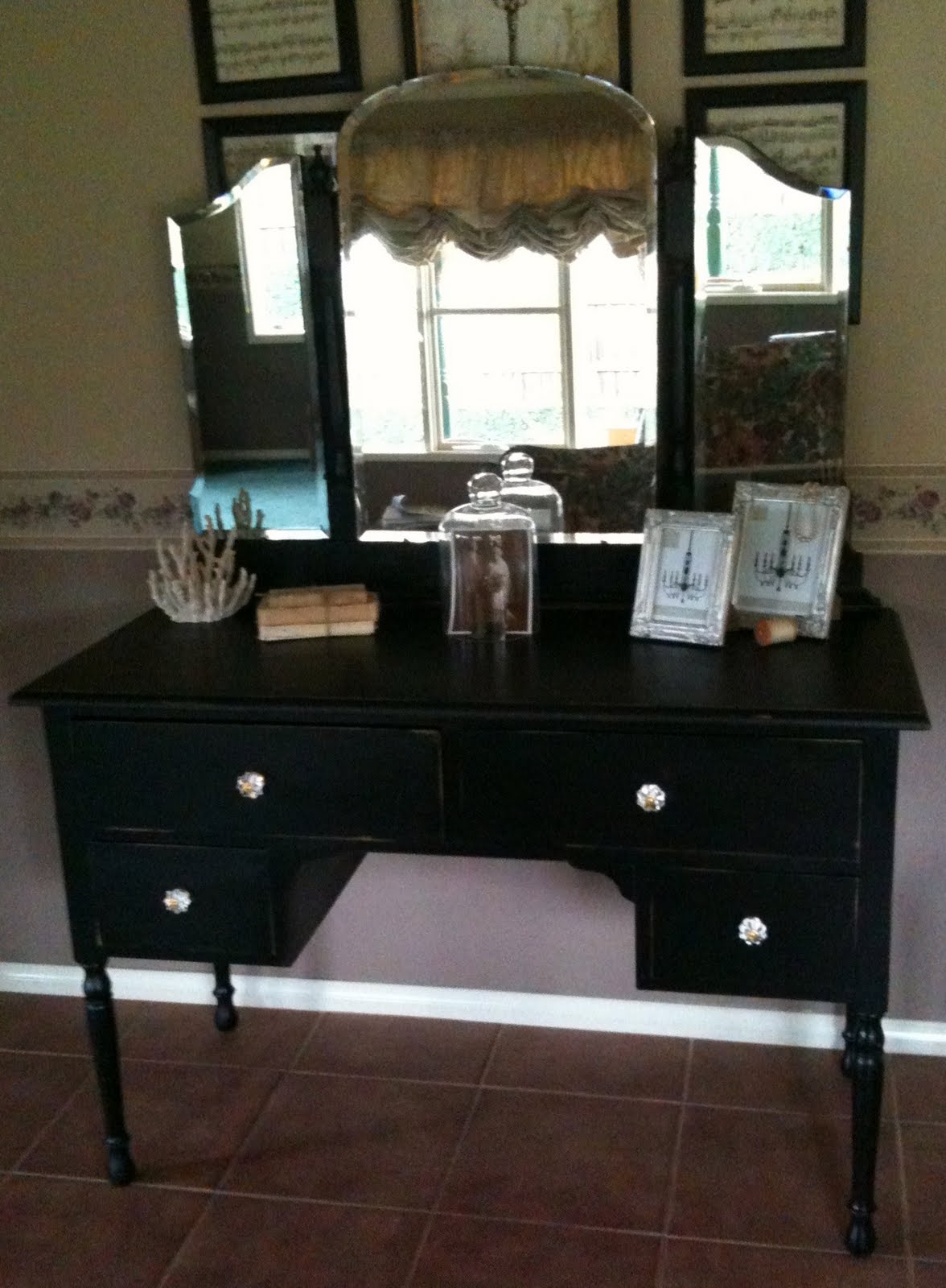 kyandra Dressing table redo