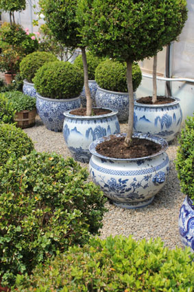 A Library of Design: Around The World In 80 Shades