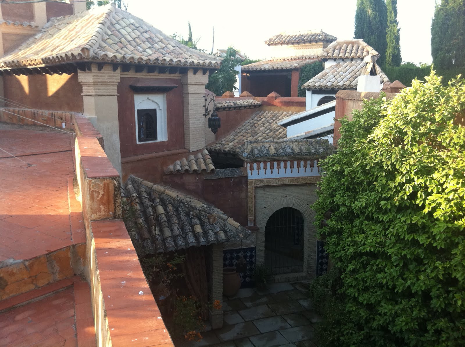 Lugares: Carmen del Campillo (casa morisca) . Tetería Crevillente