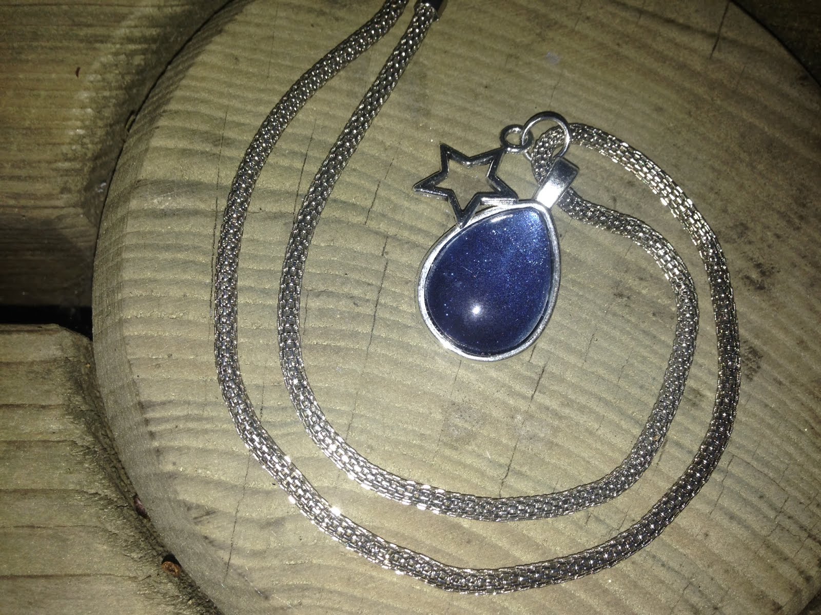 MOPS Creative Activities Starry Eyed Pendant Necklace a MOPS craft tutorial