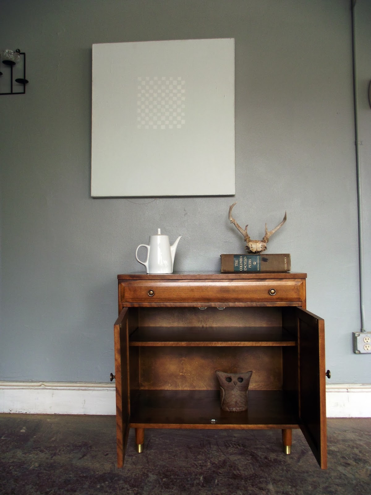 Vintage Ground Retro Small Credenza / Media Console / Entry Table