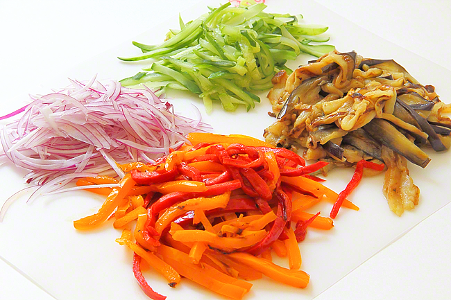 Салат из запечённых овощей Приморский   http://www.horoshayaeda.com/