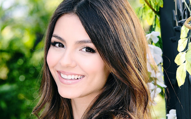 Victoria Justice Hd Wallpapers