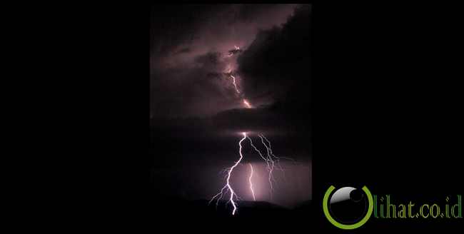 Petir Menembus Langit Petir Menembus Langit