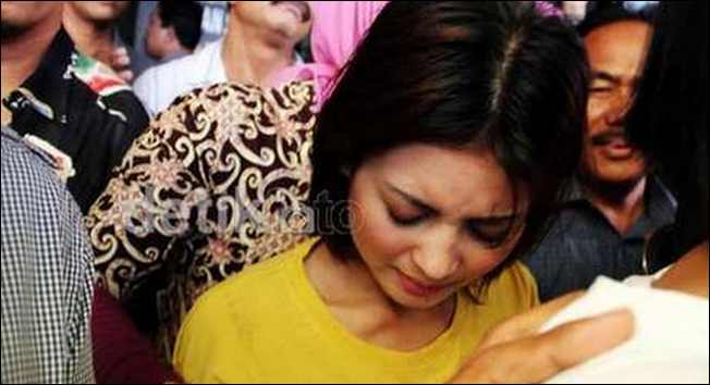 Kalut Saat Digelandang ke Polsek Taman Sari Kalut Saat Digelandang ke Polsek Taman Sari