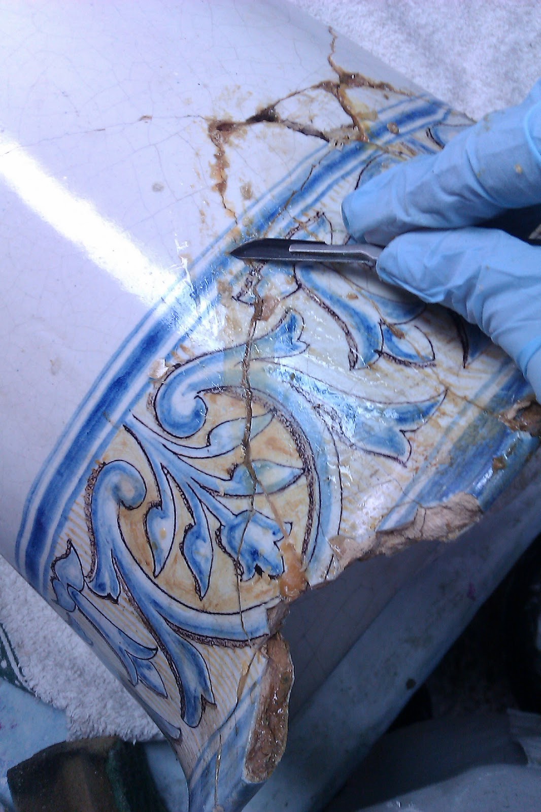 Cerámica de Aguado: Proceso de Restauración de un paragüero de