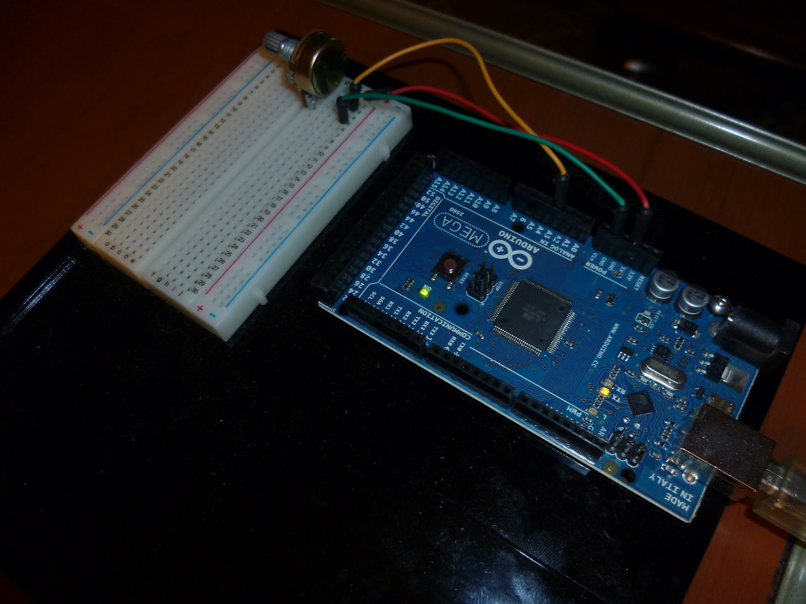 Reading a potentiometer Arduino Academy
