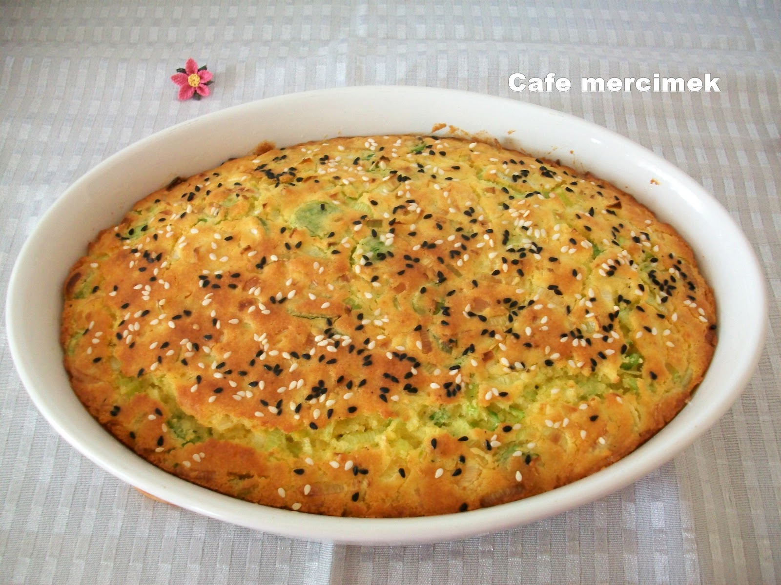 CAFE MERCİMEK Pırasalı Mısır Unlu Kek