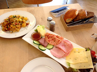 Riphahn und ein gutes Frühstück in der Kölner Innenstadt