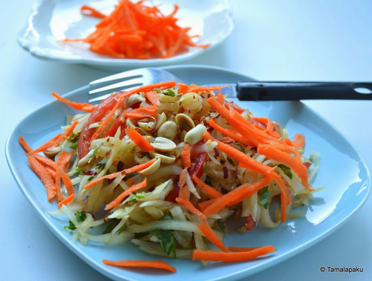 Tamalapaku Papaya Salad Vegan