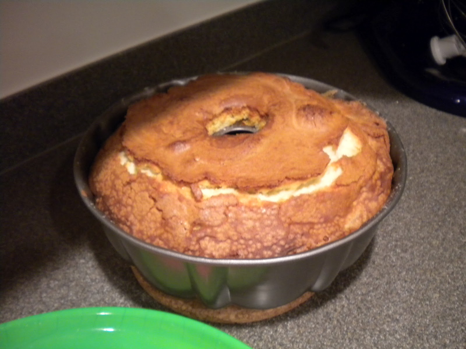 I want that&hellip; Paula Deen�s Pound Cake with Strawberries