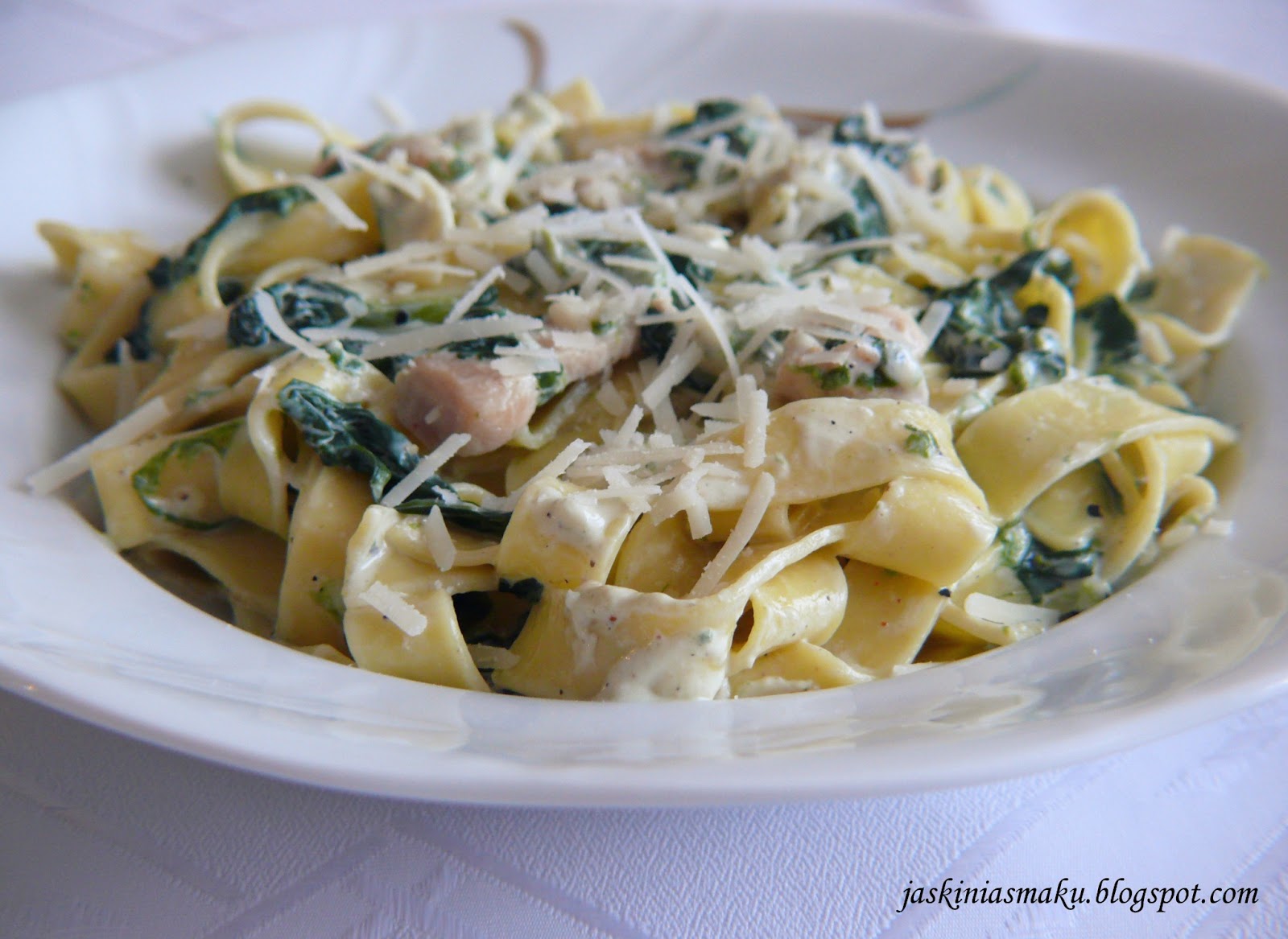Jaskinia Smaku Tagliatelle ze szpinakiem i kurczakiem