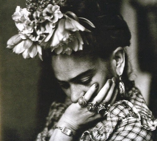 "Считают, что я сюрреалист. Но я никогда не рисовала сны. Я рисовала мою реальность".  Фрида Кало