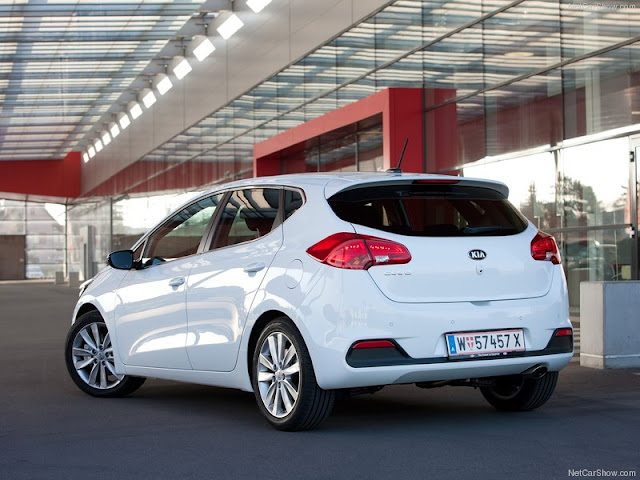       2013 Kia-Ceed_2013_800x60