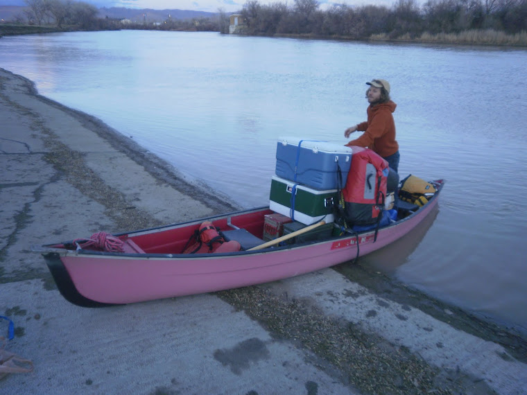 Vendredi : Chargement du canoe avant de commencer l'aventure de 4 jours loin de la civilisation