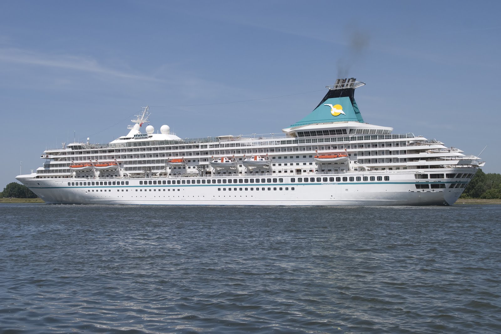 Ships The Sea Blogue Dos Navios E Do Mar Artania Ex Artemis In Rotterdam