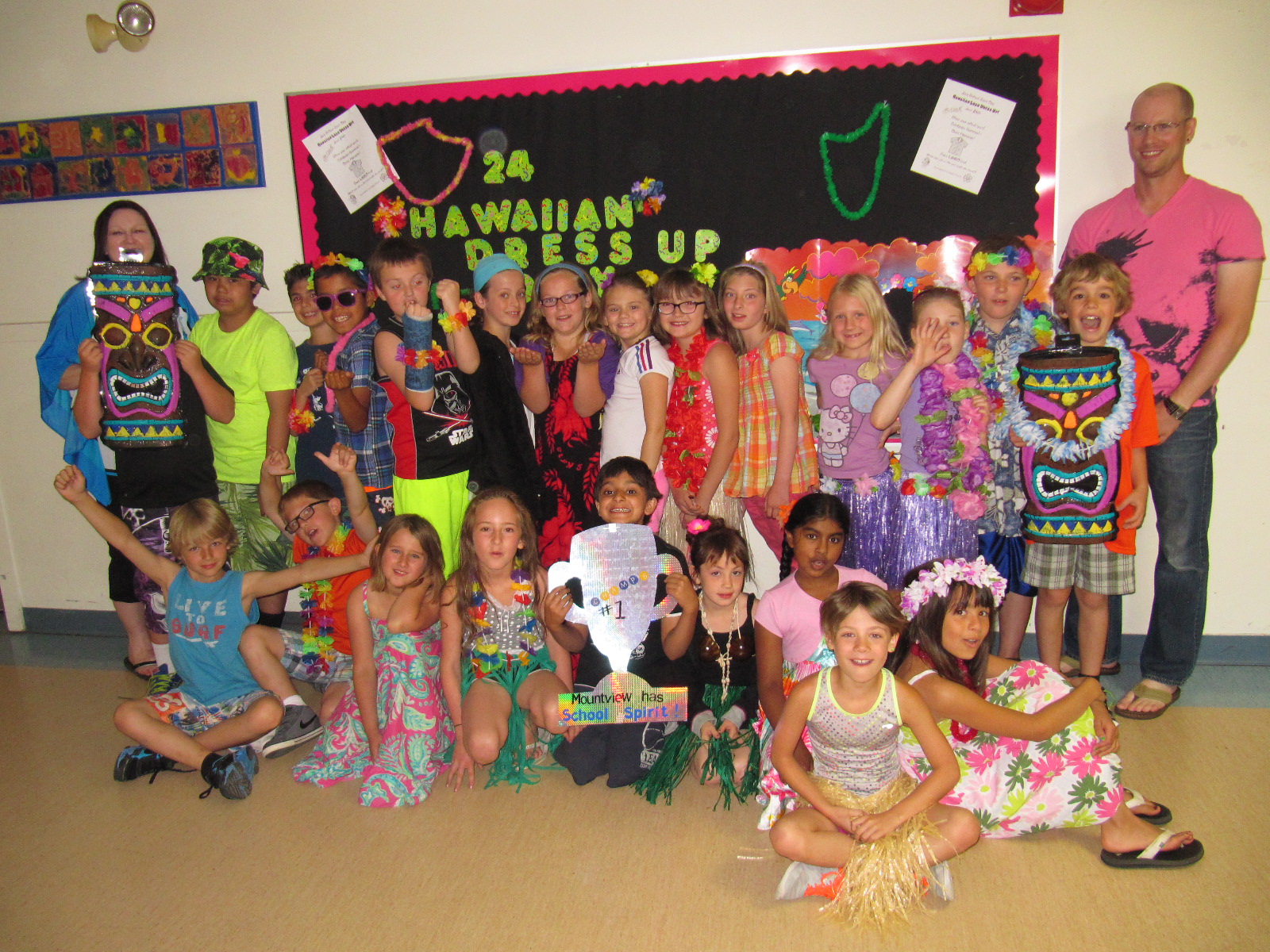 Mrs. Squire's Grade 3 Class 3S June School Spirit Day Hawaiian