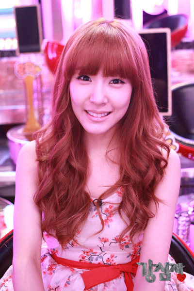 Tiffany @ Imagenes oficiales de SBS Strong Heart 120420sh