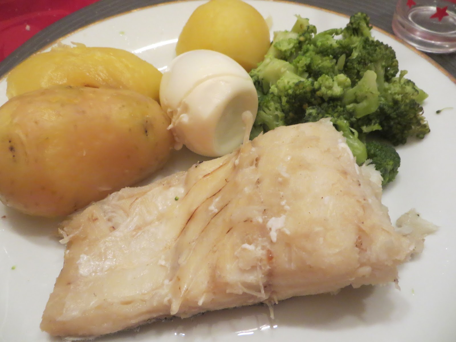 Su Delícia Bacalhau e batatas cozidas com brócolos a vapor Kochblume