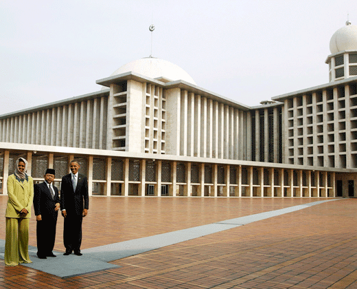 Menyikapi Ajakan Kemusyrikan Obama di Istiqlal: 'Lakum Dinukum Waliyadin'