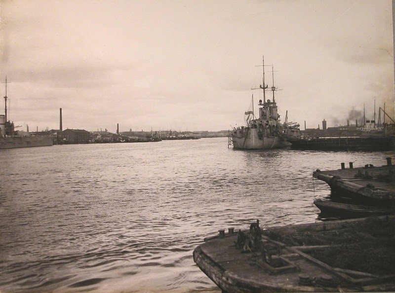 Pictures of Russian Battleship Gangut, 1911 vintage everyday