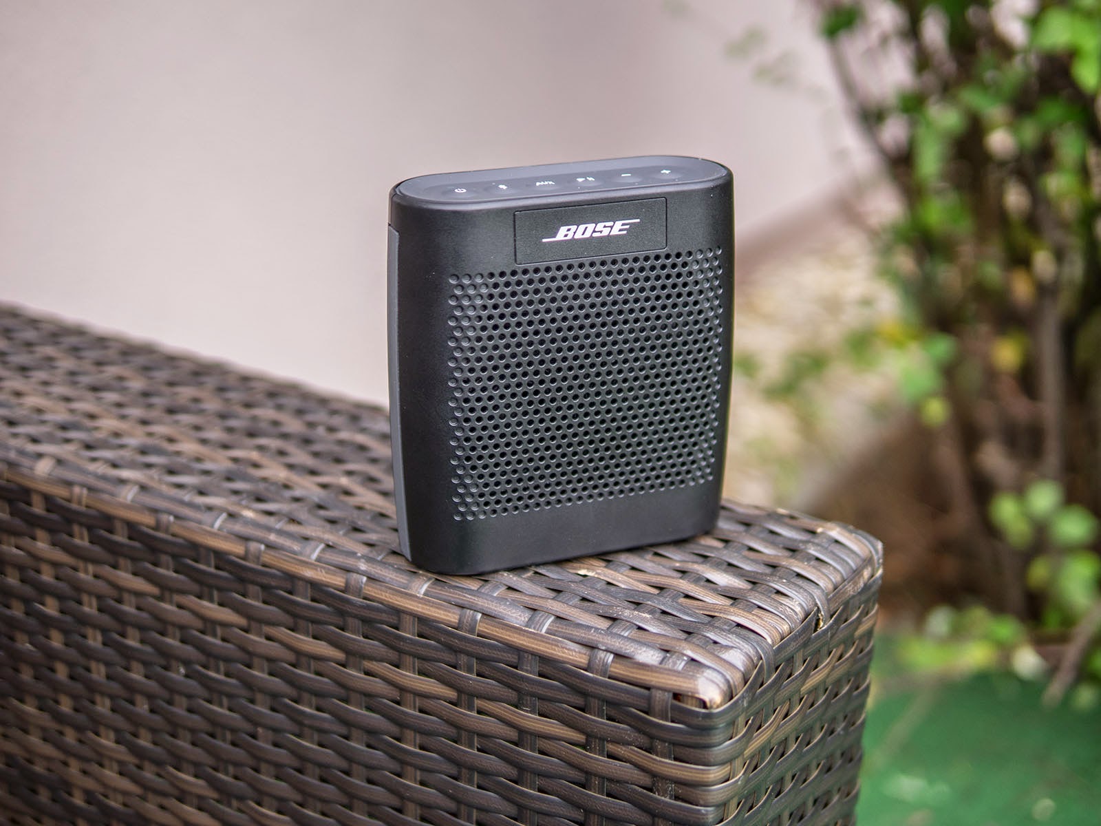 Oluv S Gadgets Review Bose Soundlink Colour Now We Re Talking