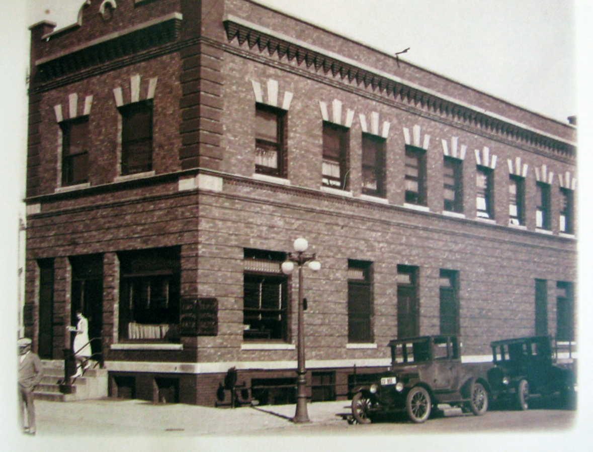 Larry's Sepia Saturday Town Craft in Perry, Iowa.........