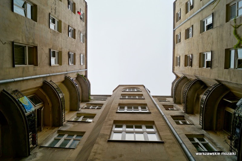warszawa stolica balkon wykusz brama podwórko śródmieście