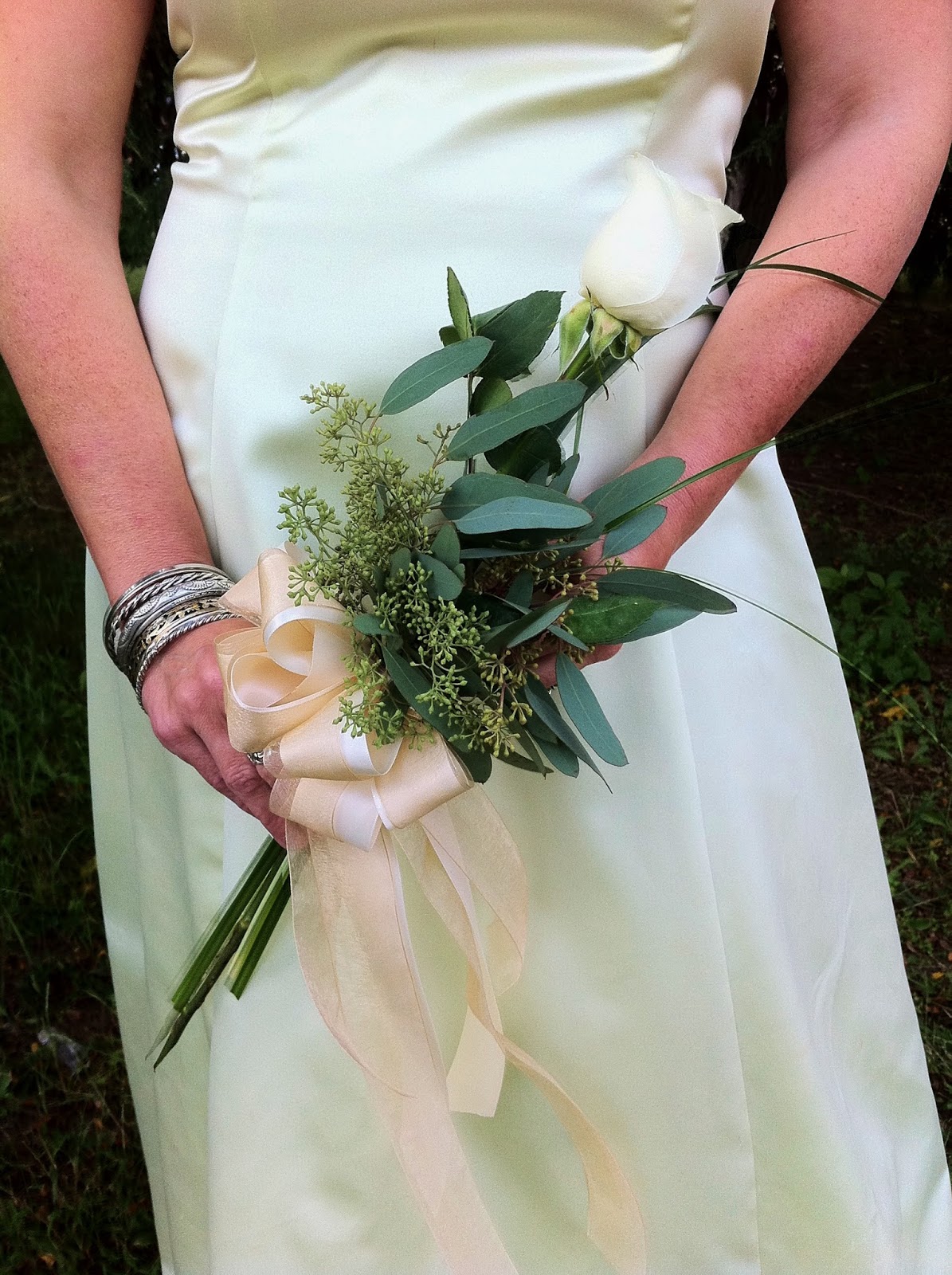 single rose bridesmaid bouquet
