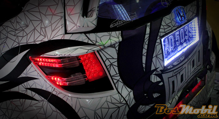 Jawara modifikasi lampu Honda Jazz asal kota Surabaya title=