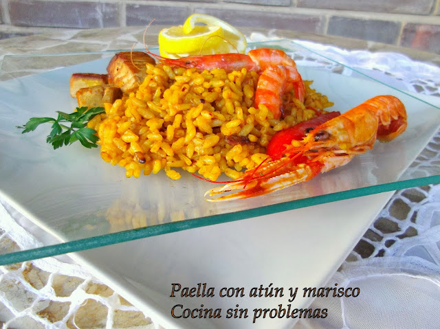 Paella De Atún Con Marisco.
