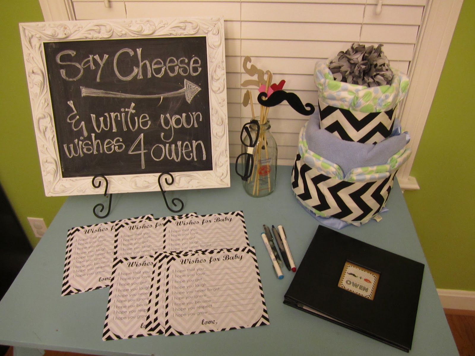 the Mathews Family Happenings mustache + lips baby shower