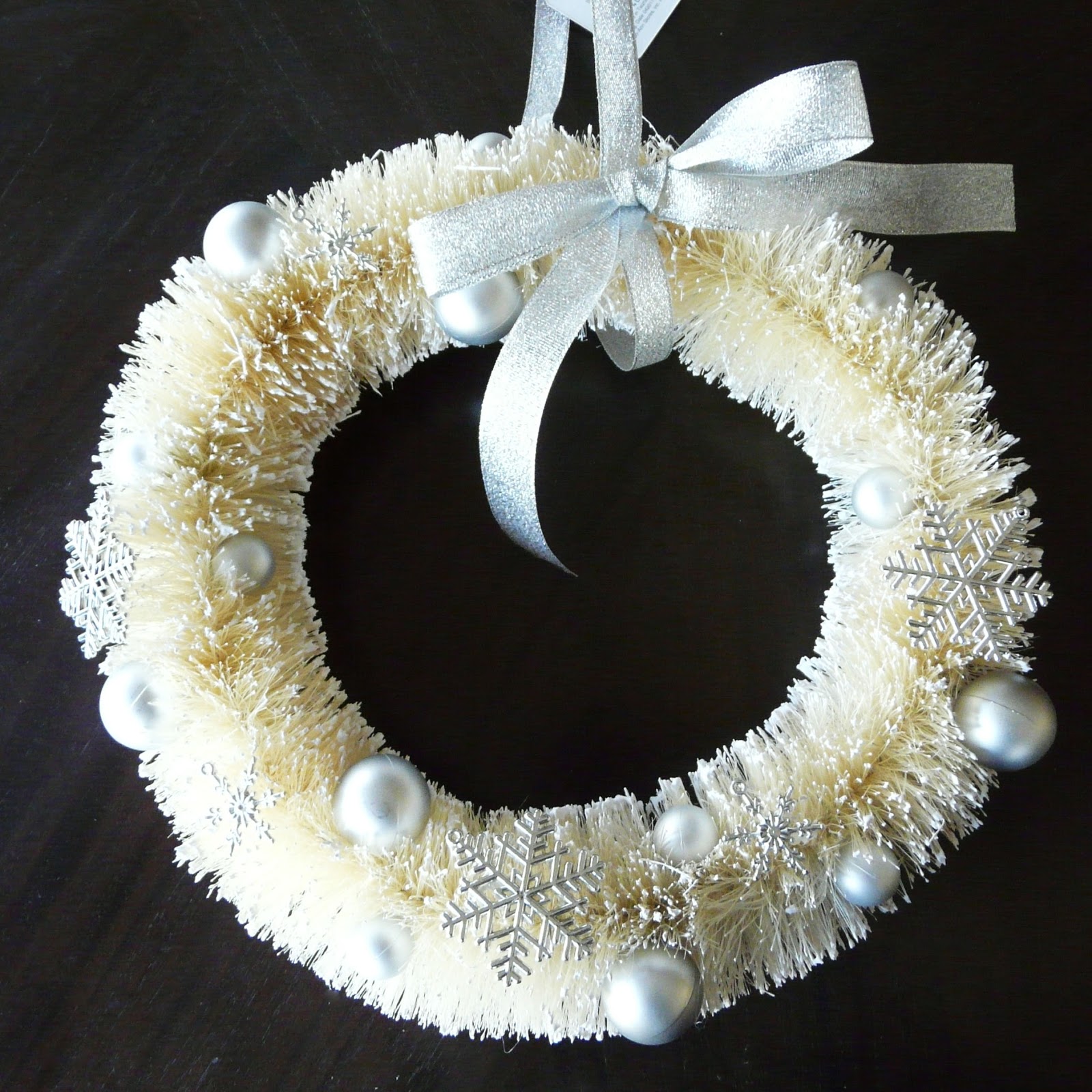 [Restyle] Bottle Brush Wreaths