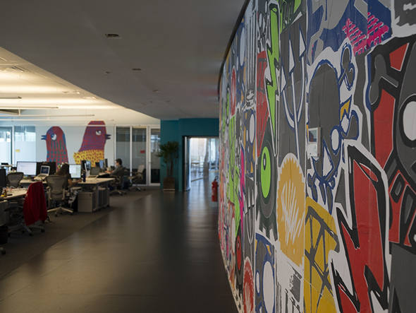 Um pouco mais -MARK ZUCKERBERG EM 37 FOTOS size_590_1Grafite+%25C3%25A9+o+destaque+na+sede+do+Facebook+em+S%25C3%25A3o+Paulo