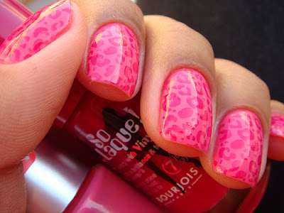 Hot pink nail art for summer