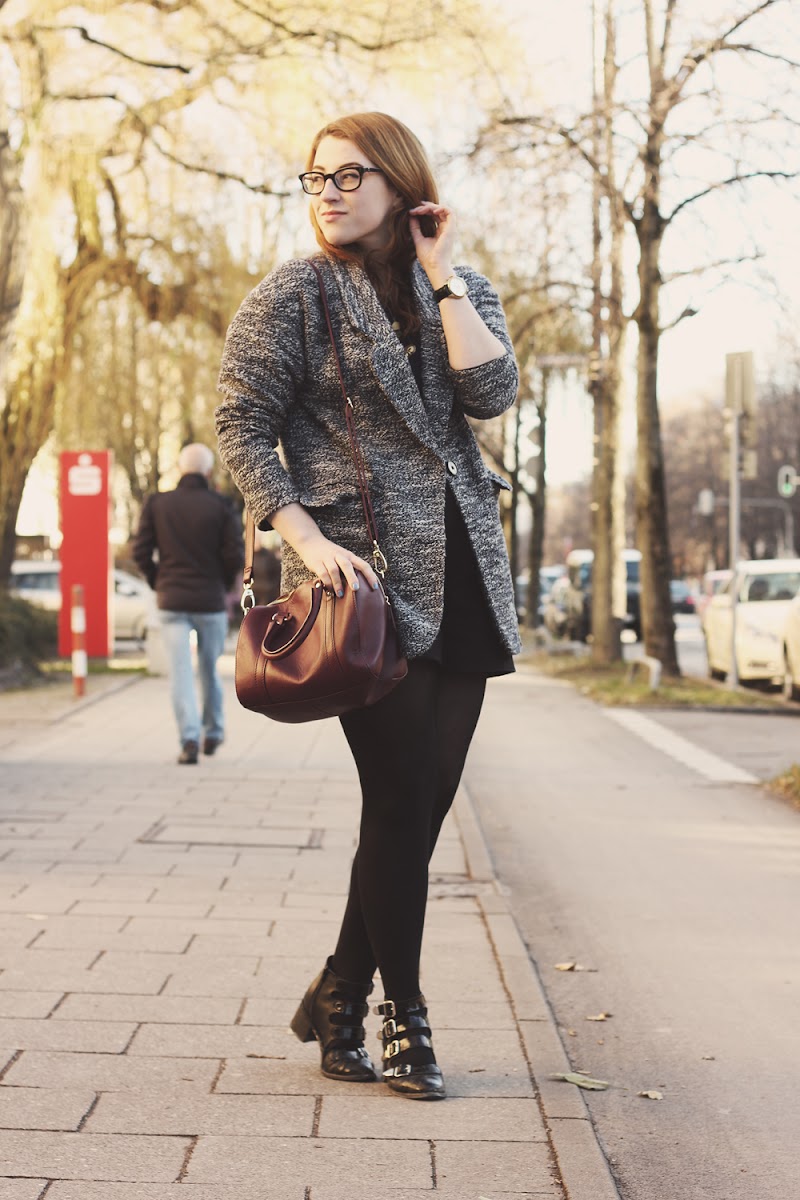 grey navy and black winter outfit