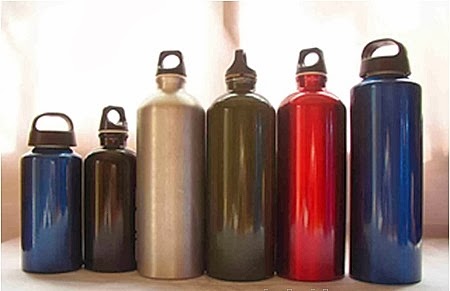 Cómo eliminar el mal olor del interior de las botellas reutilizables de  aluminio